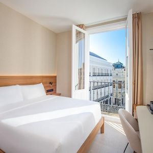 Kamer met een Queen Size Bed